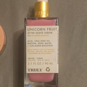 TRULY Unicorn Fruit After Shave Serum - Pink and Gold